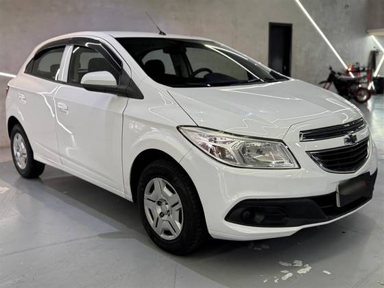 CHEVROLET ONIX 1.0 MPFI LT 8V FLEX 4P MANUAL CHEVROLET ONIX 1.0 MPFI LT 8V FLEX 4P MANUAL